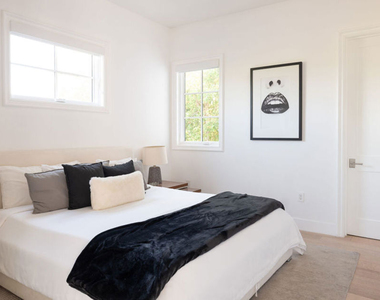 531 N Stanley Avenue - Photo Thumbnail 23