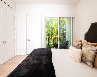 531 N Stanley Avenue - Photo Thumbnail 25