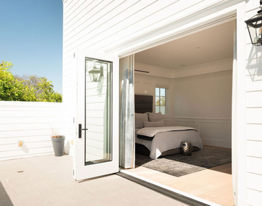 531 N Stanley Avenue - Photo Thumbnail 29