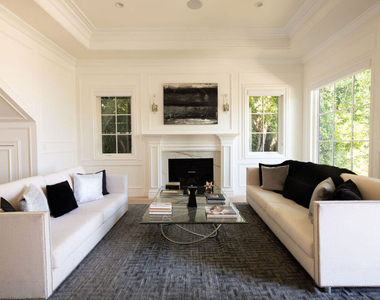531 N Stanley Avenue - Photo Thumbnail 5