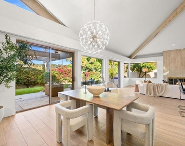 47 N Kavenish Drive - Photo Thumbnail 7