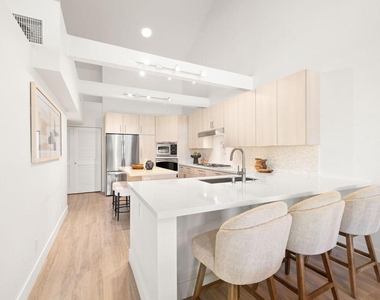 47 N Kavenish Drive - Photo Thumbnail 11