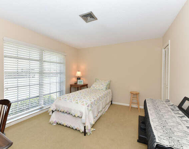 493 Forestview Drive - Photo Thumbnail 22