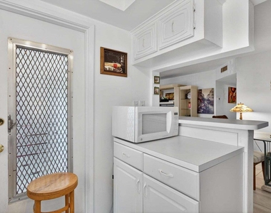 100 Se 6th Avenue - Photo Thumbnail 17