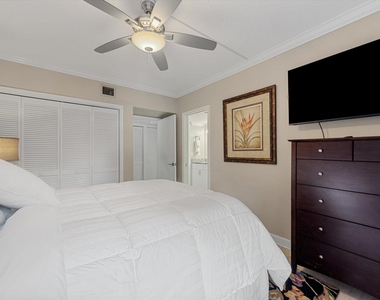 13329 Polo Club Road - Photo Thumbnail 10
