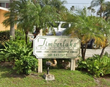 1505 Crescent Circle - Photo Thumbnail 12