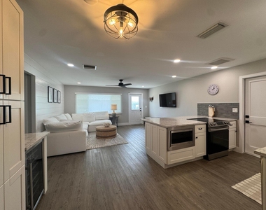 108 Sw 9th Street - Photo Thumbnail 7