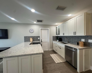 108 Sw 9th Street - Photo Thumbnail 9