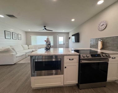 108 Sw 9th Street - Photo Thumbnail 14