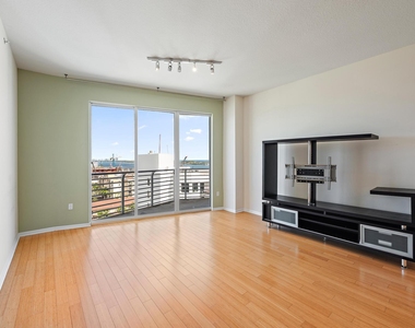 1551 N Flagler Drive - Photo Thumbnail 7
