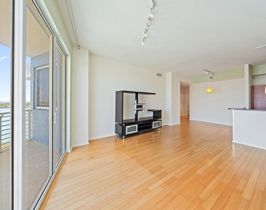 1551 N Flagler Drive - Photo Thumbnail 6