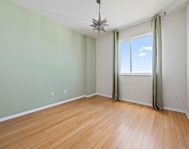 1551 N Flagler Drive - Photo Thumbnail 13