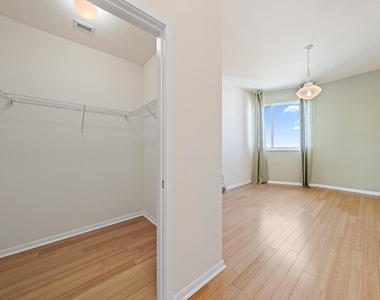 1551 N Flagler Drive - Photo Thumbnail 8