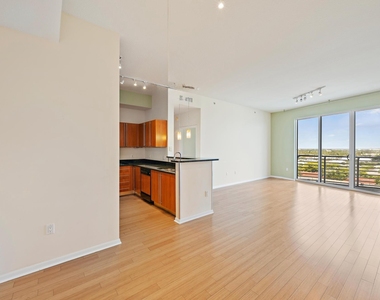 1551 N Flagler Drive - Photo Thumbnail 2