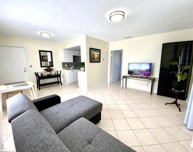 523 Se 20th Court - Photo Thumbnail 7