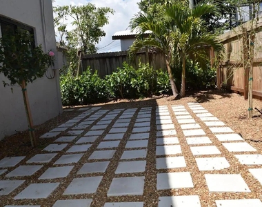 523 Se 20th Court - Photo Thumbnail 15