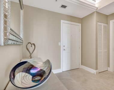 700 E Boynton Beach Boulevard - Photo Thumbnail 2