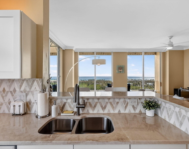 700 E Boynton Beach Boulevard - Photo Thumbnail 16