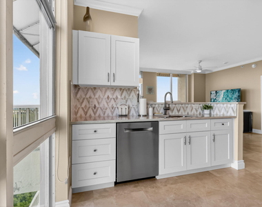 700 E Boynton Beach Boulevard - Photo Thumbnail 15
