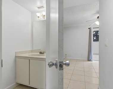 6375 Riverwalk Lane - Photo Thumbnail 11