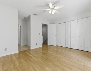 6375 Riverwalk Lane - Photo Thumbnail 13