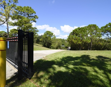 6375 Riverwalk Lane - Photo Thumbnail 28