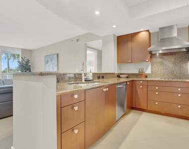 1 N Ocean Boulevard - Photo Thumbnail 12