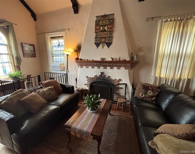 329 E Chester Street - Photo Thumbnail 2
