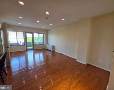 5340 Holmes Run Parkway - Photo Thumbnail 8