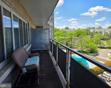 5340 Holmes Run Parkway - Photo Thumbnail 11