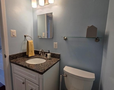 5340 Holmes Run Parkway - Photo Thumbnail 17