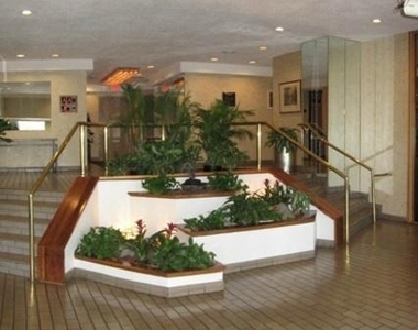 5340 Holmes Run Parkway - Photo Thumbnail 1