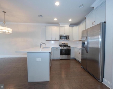 220 Charles Ellis Drive - Photo Thumbnail 13