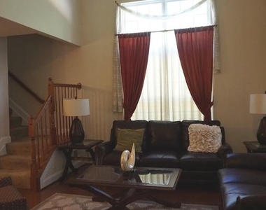 901 Pine Forest Lane - Photo Thumbnail 4