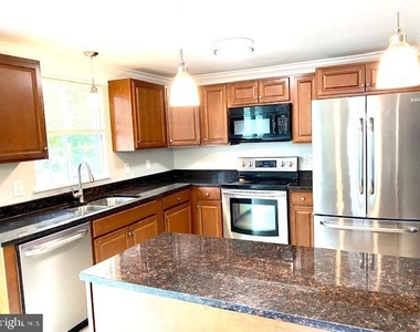 19002 Quail Valley Boulevard - Photo Thumbnail 3