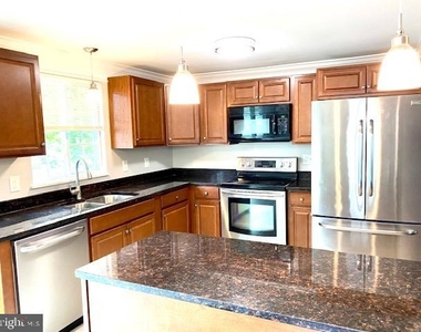 19002 Quail Valley Boulevard - Photo Thumbnail 2