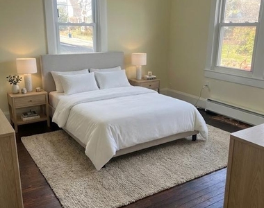 3021 Glenmore Avenue - Photo Thumbnail 5