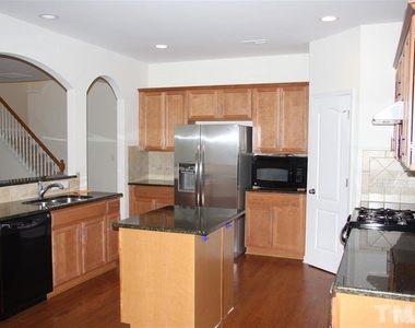 721 Sweet Laurel Lane - Photo Thumbnail 5