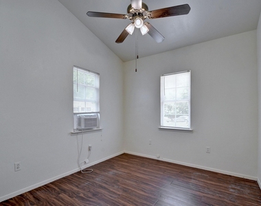129 Coleman St - Photo Thumbnail 14