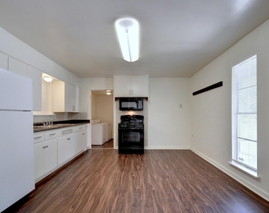 129 Coleman St - Photo Thumbnail 6