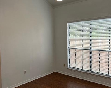 1201 Hazelton St - Photo Thumbnail 11