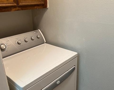 1201 Hazelton St - Photo Thumbnail 6