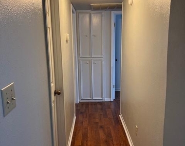 1201 Hazelton St - Photo Thumbnail 8