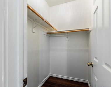 8708 Weiser Dr - Photo Thumbnail 18