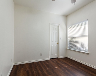 8708 Weiser Dr - Photo Thumbnail 23
