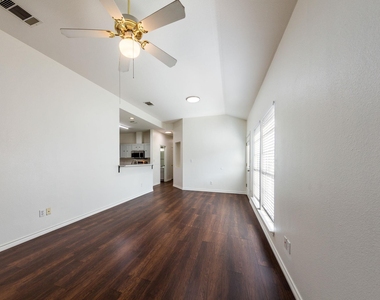 8708 Weiser Dr - Photo Thumbnail 5