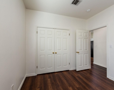 8708 Weiser Dr - Photo Thumbnail 20