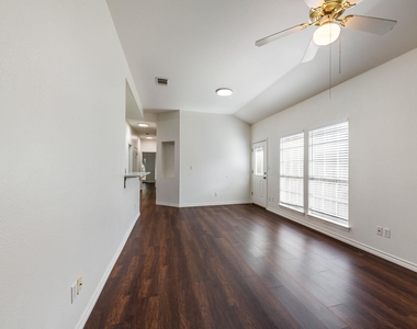 8708 Weiser Dr - Photo Thumbnail 6