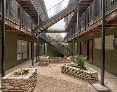 2200 San Gabriel St - Photo Thumbnail 10