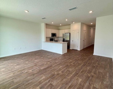 1469 Jeremiah Street - Photo Thumbnail 4